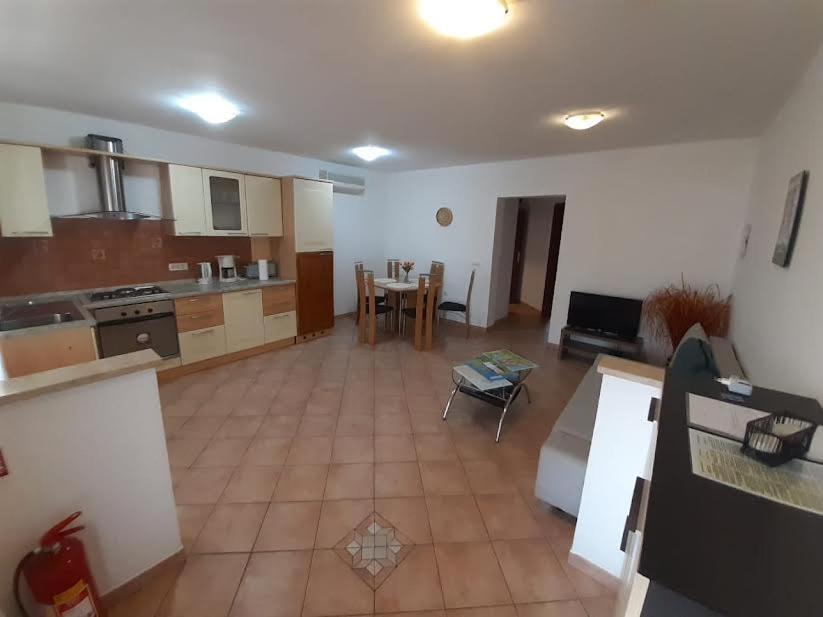 Apartmani Delas ペシュチャーナ・ウヴァラ エクステリア 写真
