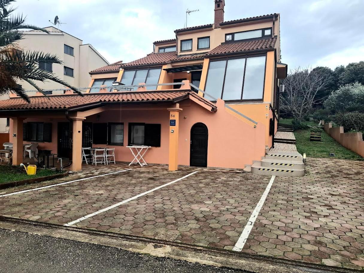 Apartmani Delas ペシュチャーナ・ウヴァラ エクステリア 写真