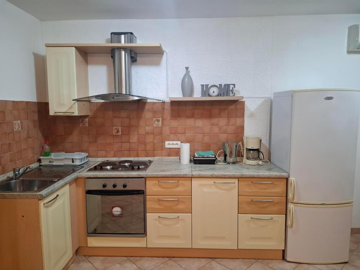 Apartmani Delas ペシュチャーナ・ウヴァラ エクステリア 写真